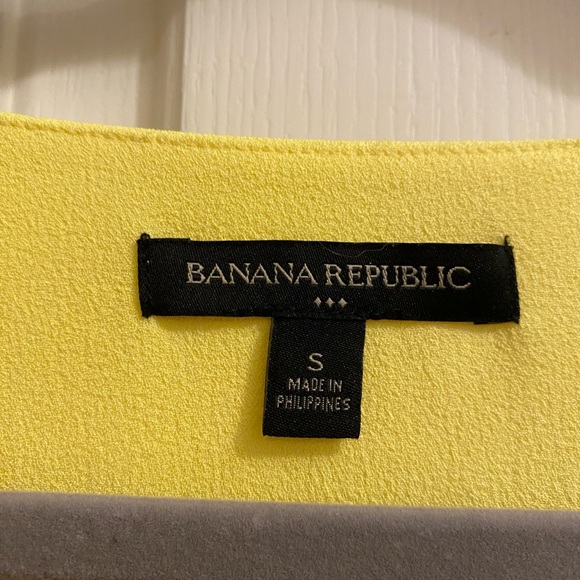 Banana Republic Sleeveless Blouse - Picture 2 of 3
